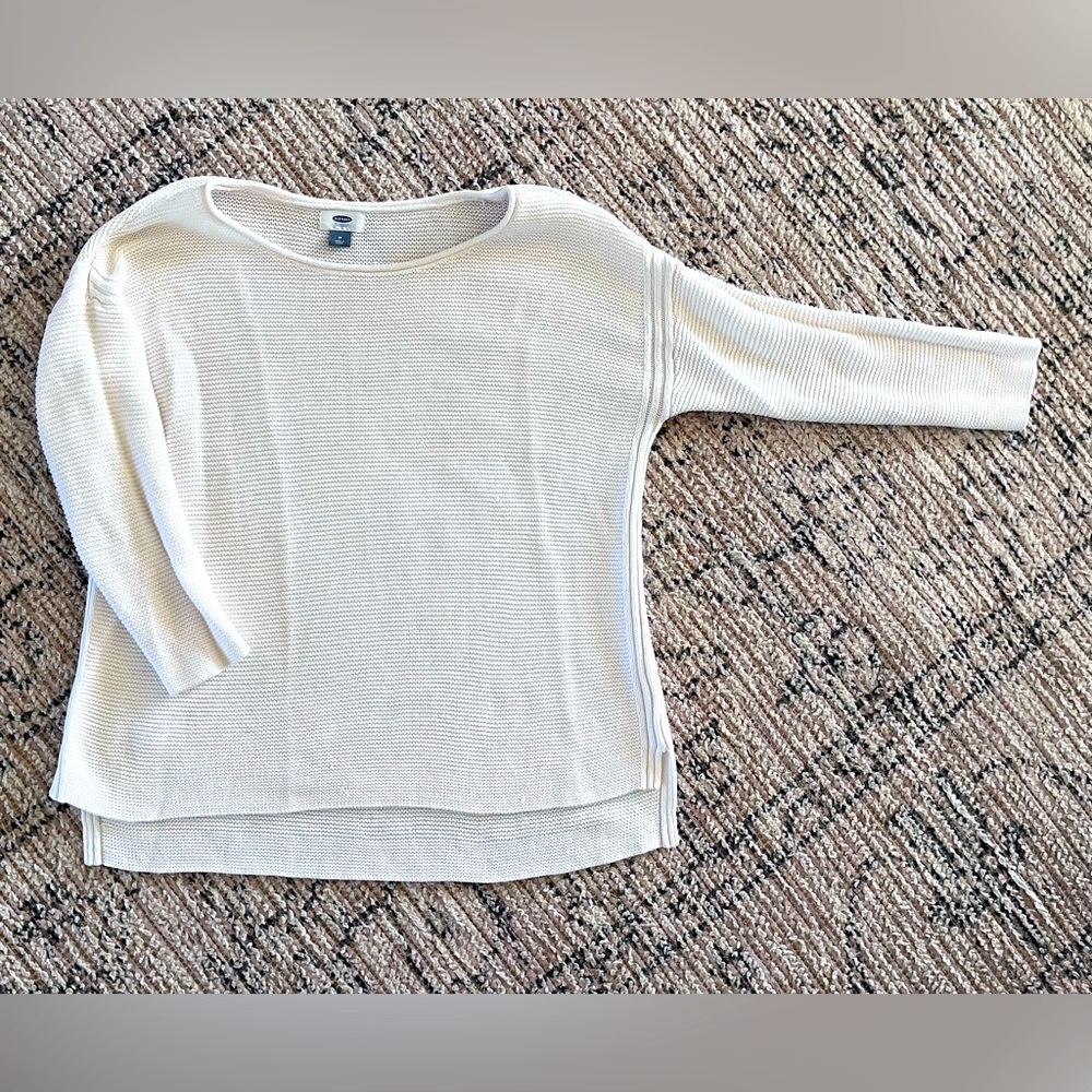 Old Navy cream/white quarter sleeve sweater.